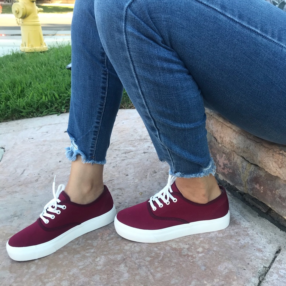 Burgundy classic lace up canvas sneakers✨ - Picture 2 of 8
